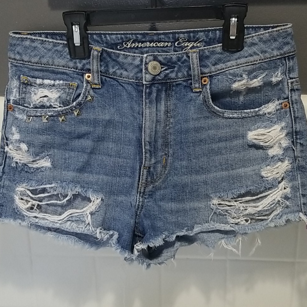 American eagle distressed denim shorts